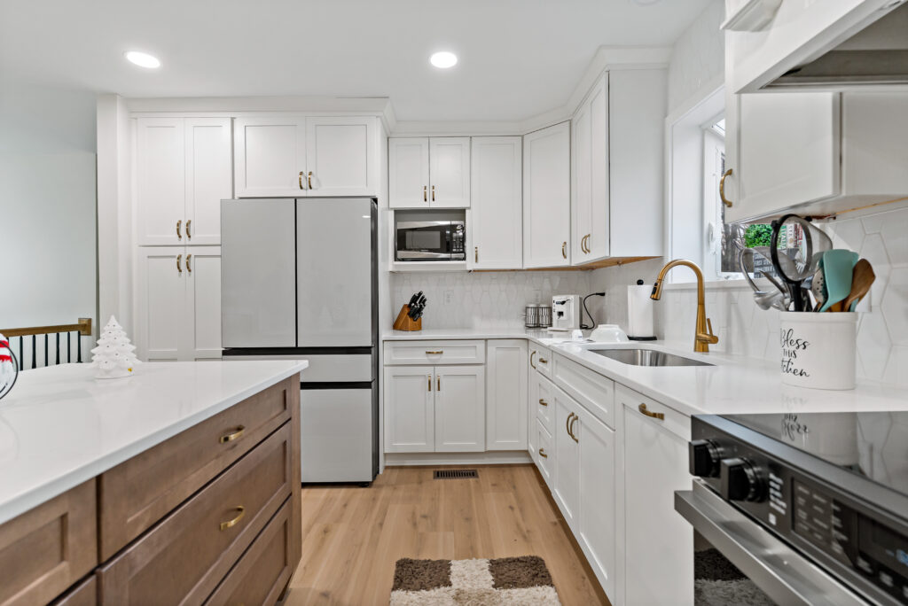 kitchen with hardwood floors and appliances