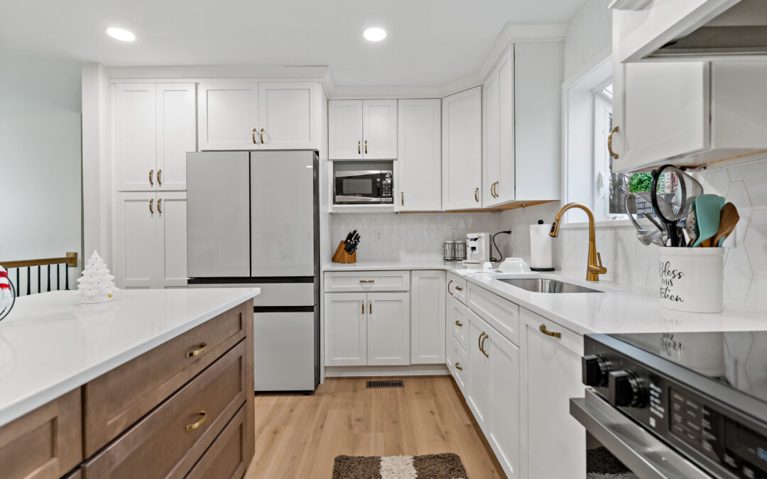 kitchen with hardwood floors and appliances